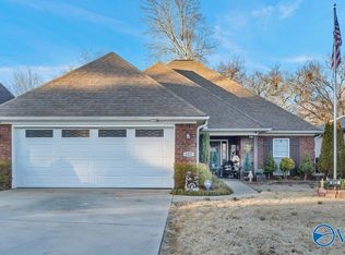 402 Cobb St, Scottsboro, AL 35768