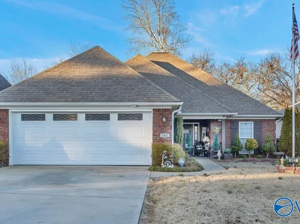 402 Cobb St, Scottsboro, AL 35768