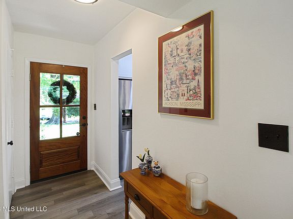 5th image of 4038 Berkley Dr