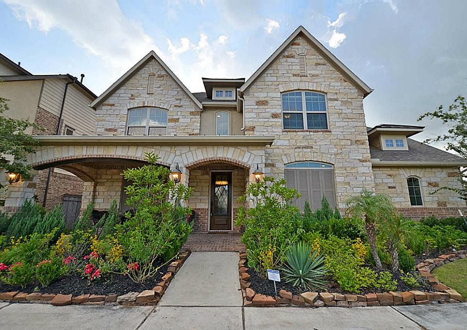1st image of 702 Arden Oaks Dr