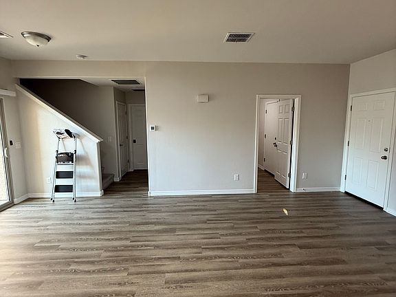 3rd image of 810 W Raymond St