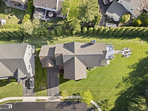 4th image of 217 Harvard Rd