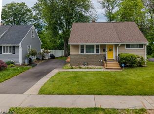 13 Independence Dr, Roselle Boro, NJ 07203
