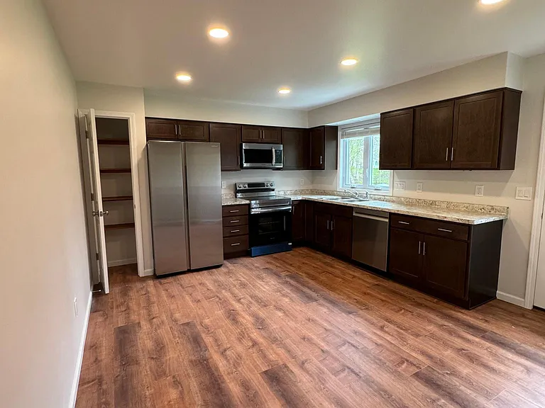 12 Burke Dr #B — Photo 3