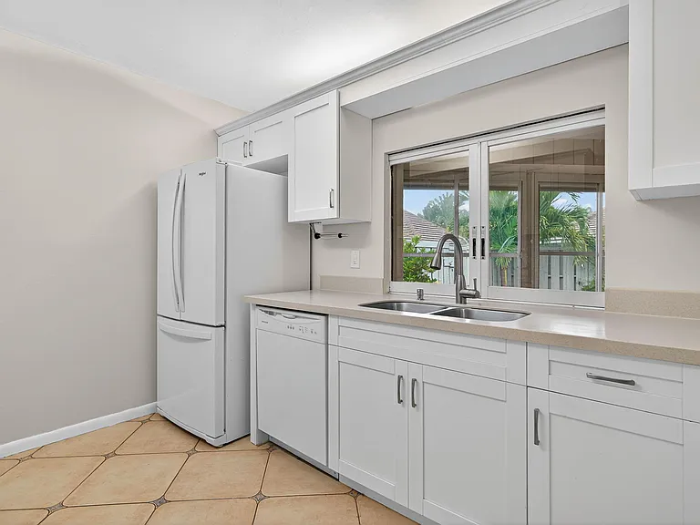 1127 E Seminole Ave #8A — Photo 9