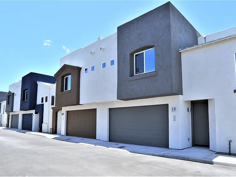 1218 E Blacklidge Dr #1101 — Photo 1