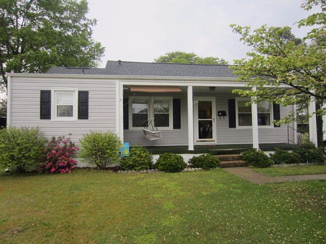 1st image of 1324 Carolina St