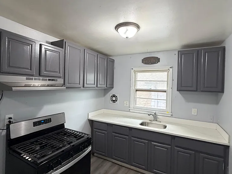 1599 Oliver St #2 — Photo 4