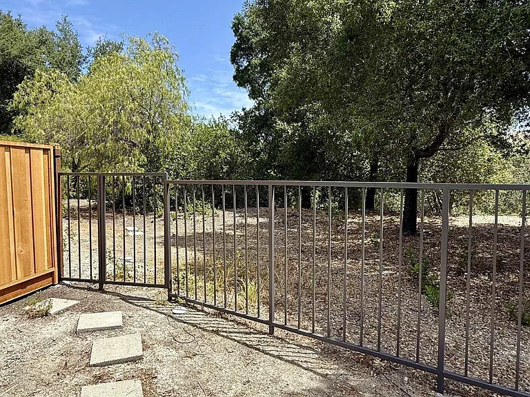 365 Bellflower Dr — Photo 31