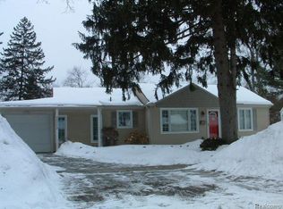 22779 Lilac St, Farmington, MI 48336