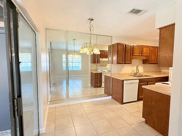 9345 Chisholm Rd #I4 — Photo 5