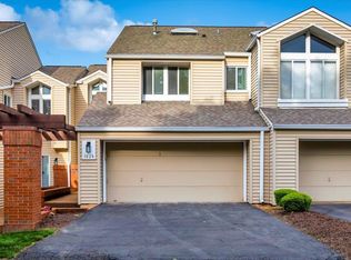 1828 Ridgeview Circle Dr, Ballwin, MO 63021