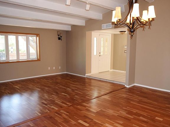 3rd image of 2032 E Orangewood Ave