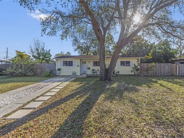 7465 15th St N, Saint Petersburg, FL 33702