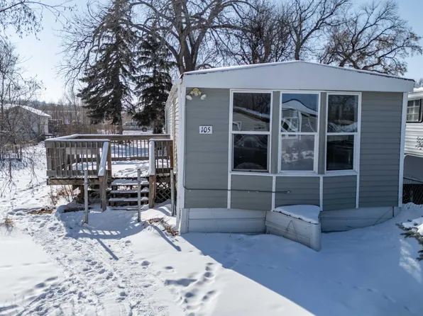 105 S Meadow Ln, Mandan, ND 58554