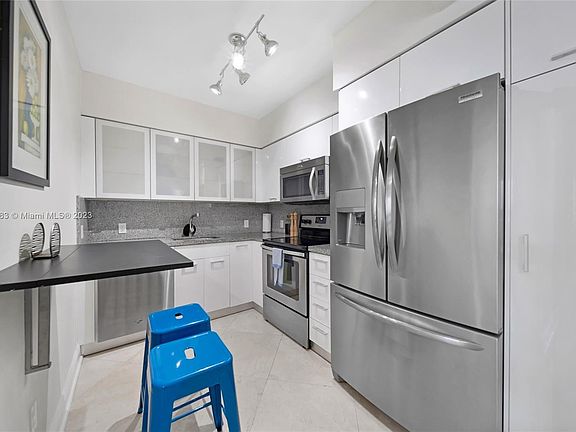 5th image of 6365 Collins Ave APT 1005