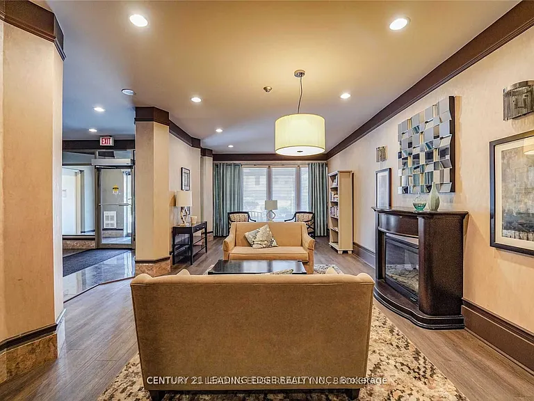 67 Caroline St S #8A — Photo 38