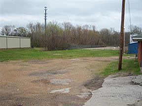 2nd image of 306 E End Blvd S