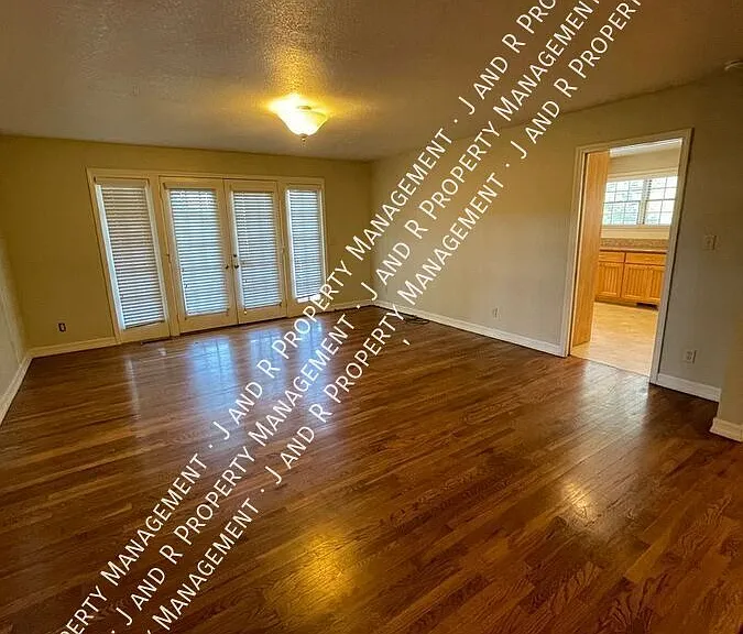 13589 River Rd — Photo 9