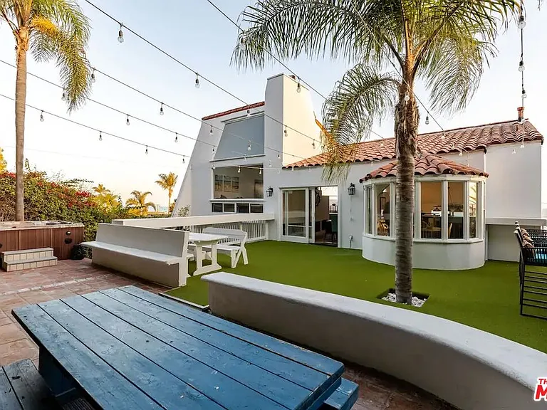 21625 Pacific Coast Hwy — Photo 15