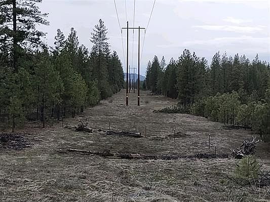 3rd image of Xx Chamokane Falls Rd