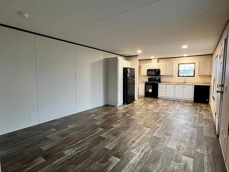 25214 Gratiot Ave #141 — Photo 30