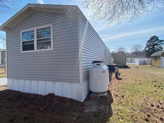 4th image of 32786 Circle Dr