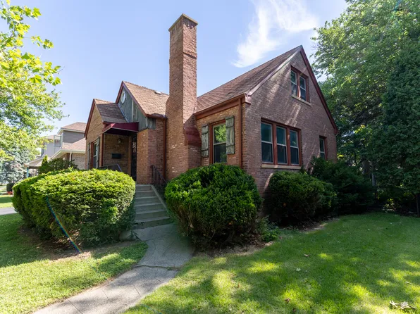 3743 S Highland Ave, Berwyn, IL 60402