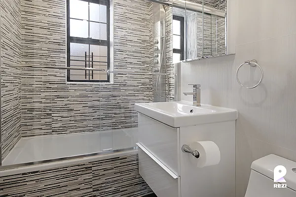 Rented by REZI | media 11