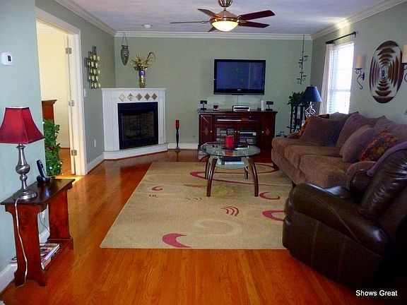 Family room 2