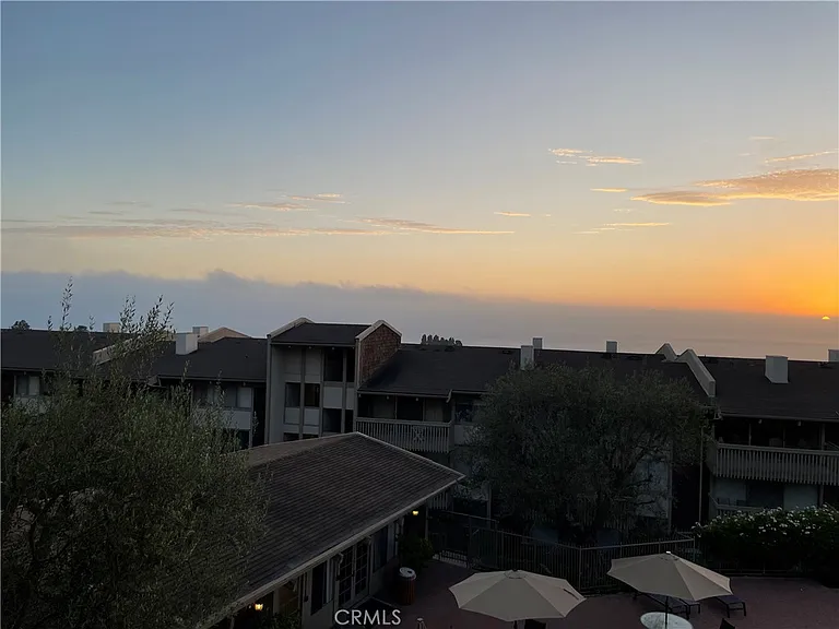 6542 Ocean Crest Dr — Photo 5