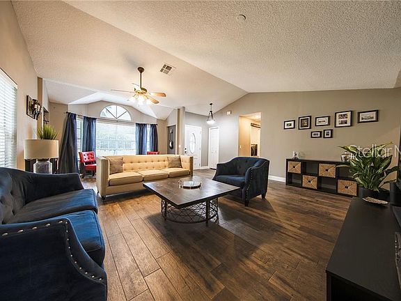 3rd image of 764 Jordon Ct