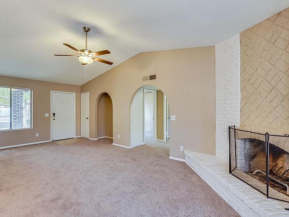 5th image of 114 W Villa Maria Dr