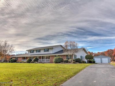 340 Upper Demunds Rd, Dallas, PA, 18612