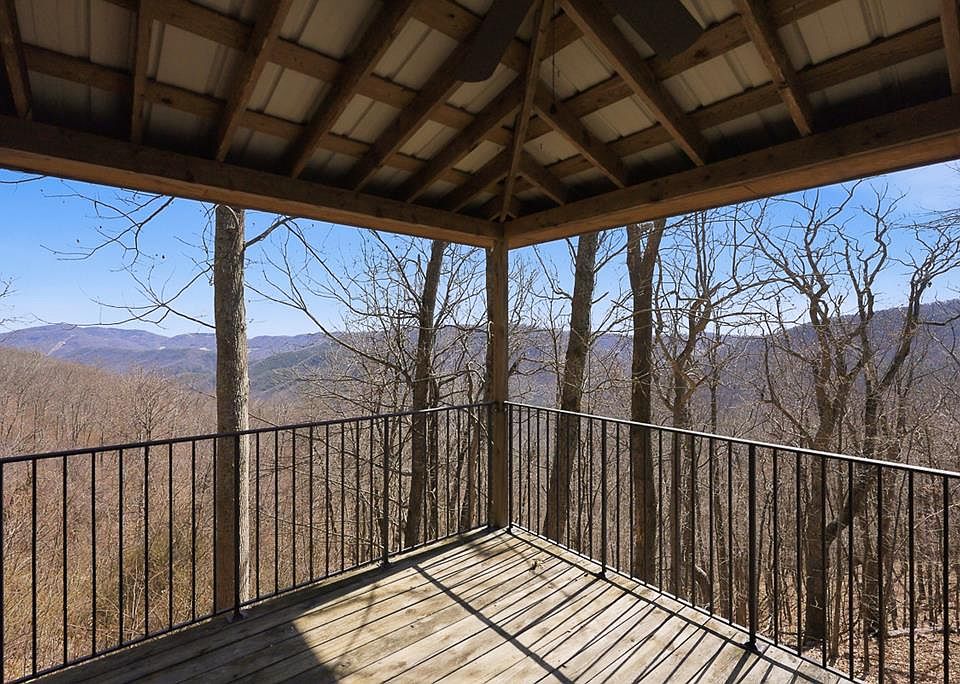 1st image of 2047 Old Horse Mountain Rd