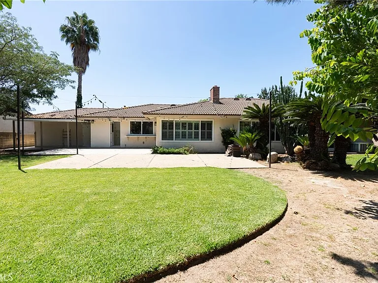 333 W Wistaria Ave — Photo 34