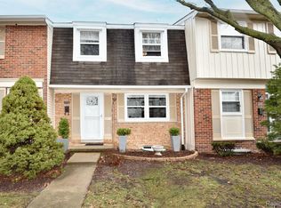 1773 Brentwood Dr, Troy, MI 48098