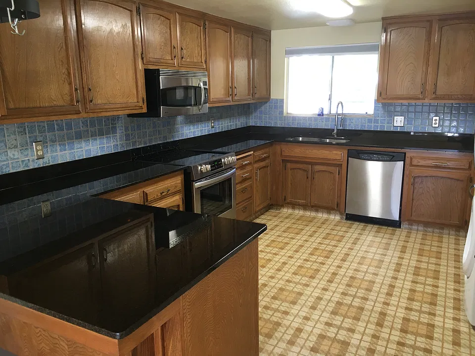 1330 Southwood Dr #5