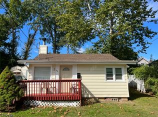 49 Mohawk Ave, Lake Hiawatha, NJ 07034