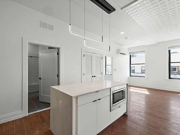 2nd image of 801 N Market St #203