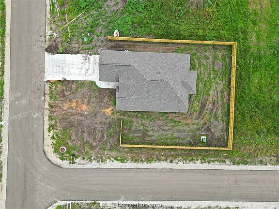 4th image of 450 Harvest Lake Dr