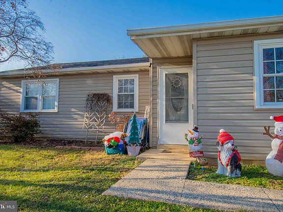 4th image of 110 Crystal Dr
