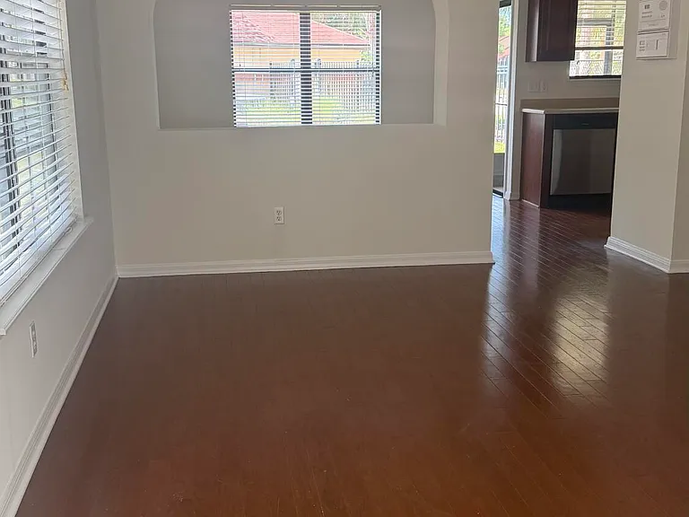 401 Honeycomb Way — Photo 5