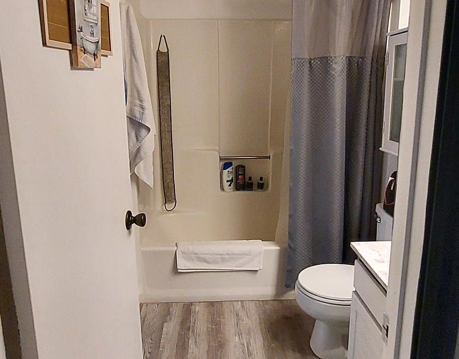 1st image of 5701 N Villa Cir