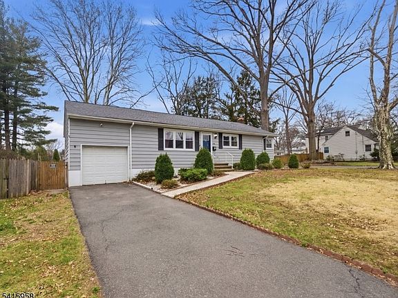 3rd image of 1110 Elm Ter