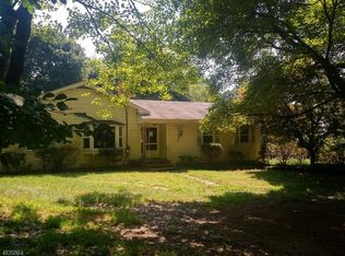 105 Hidden Hollow Ln, Califon, NJ 07830