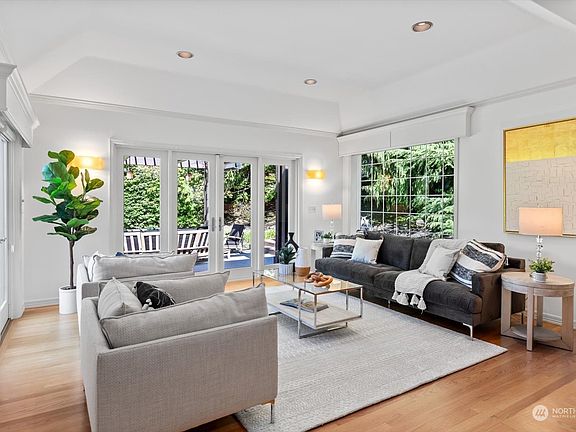 5th image of 25418 NE 8th Street