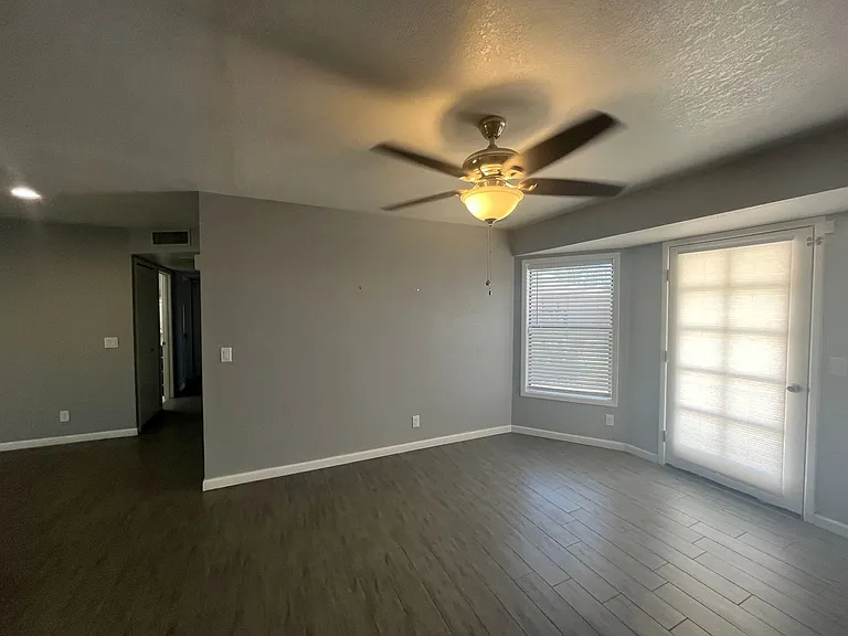 131 Voyager Ln — Photo 8