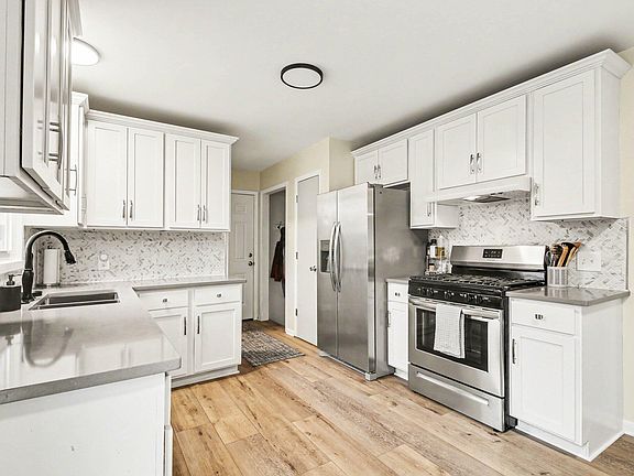 4th image of 5887 Glenbrook Ave SE
