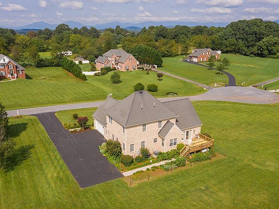 3rd image of 1235 Majestic Oaks Dr